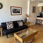 Ilikai Marina 1Br Condo, Ocean View Haven