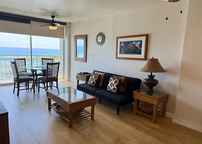 Ilikai Marina 1Br Condo, Ocean View Haven